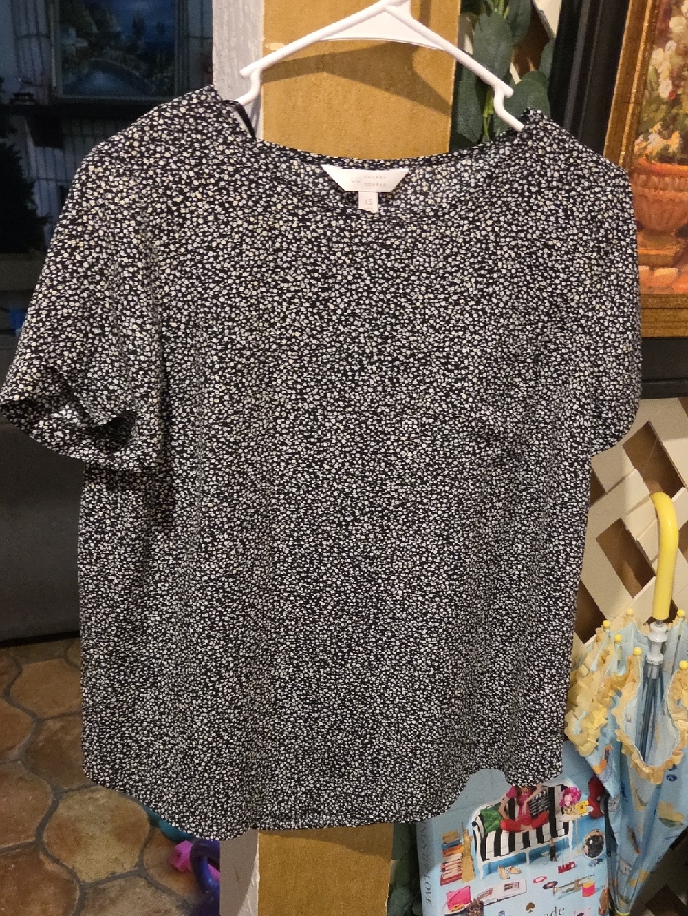 Black & White Ditsy Floral Short Sleeve Blouse - Women